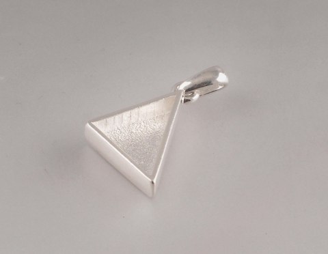 Zawieszka Trójkątna 24x19x19 mm Zawieszka Trójkątna 24x19x19 mm