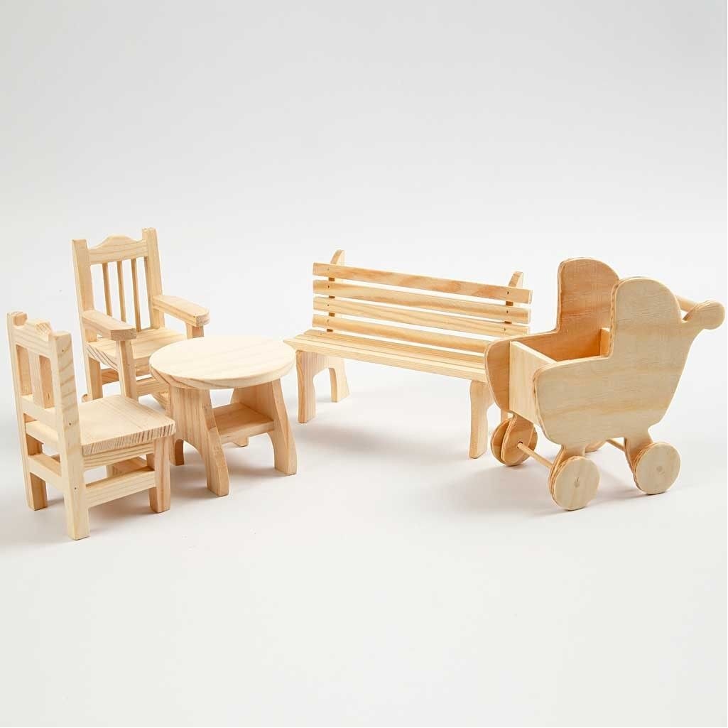 Mebelki z drewna H: 5,8-10,5 cm 5 szt. Mebelki z drewna H: 5,8-10,5 cm 5 szt.